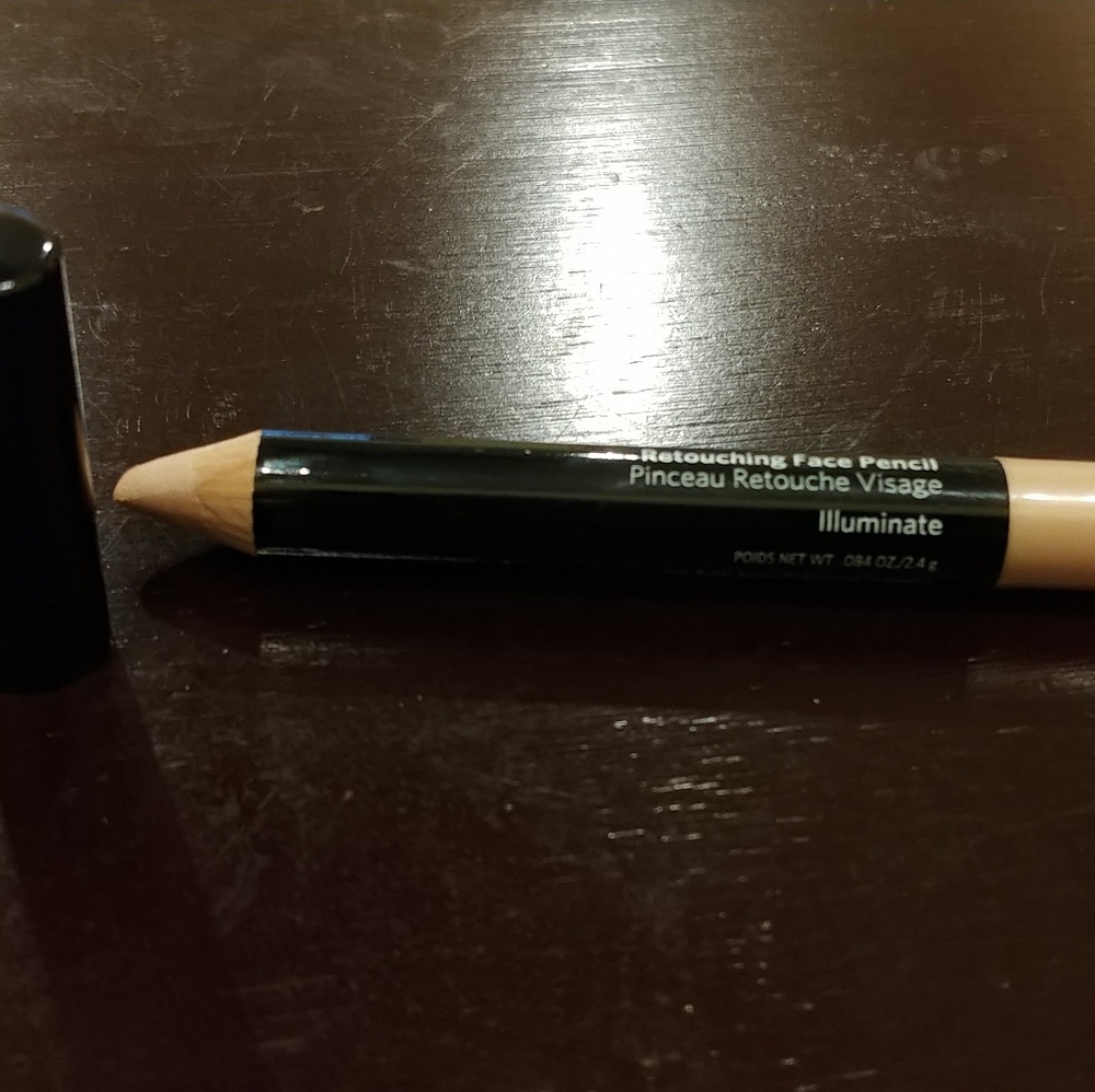 Bobbi Brown retouching face pencil